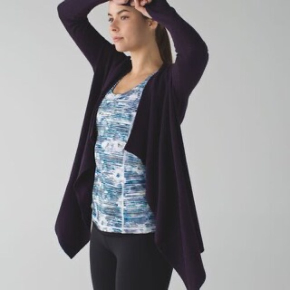 Lululemon Resolution Wrap in Deep Zinfandel